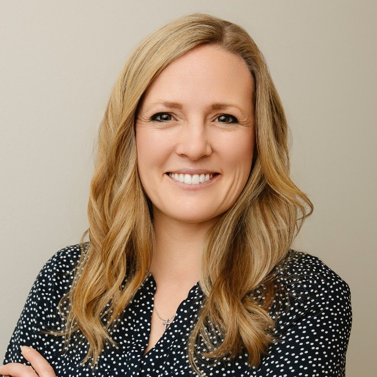 Megan Euteneuer headshot