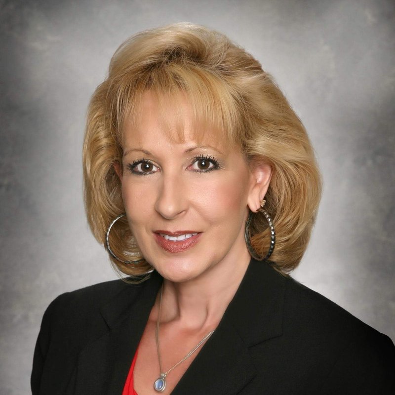 Denise Canell headshot